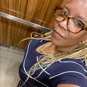 Meet your Posher, Zena